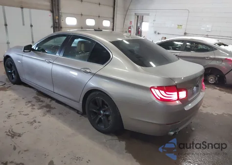 2013 BMW 528I xDrive z USA, uszkodzony, nr VIN WBAXH5C54DD112288